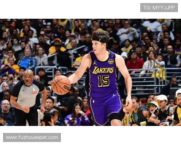 湖人末节14比0逆转鹈鹕 詹东里失误17次